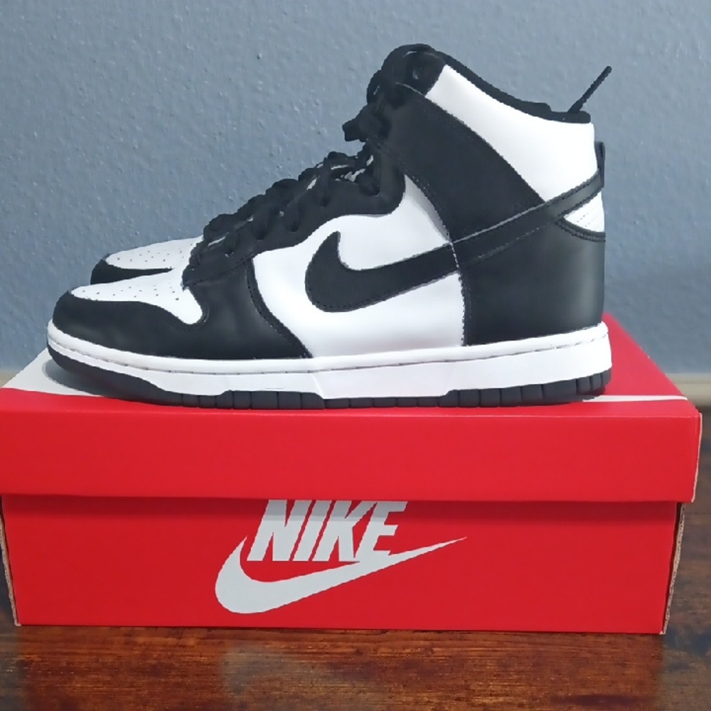 Nike Dunk High Sneakers in Black and White